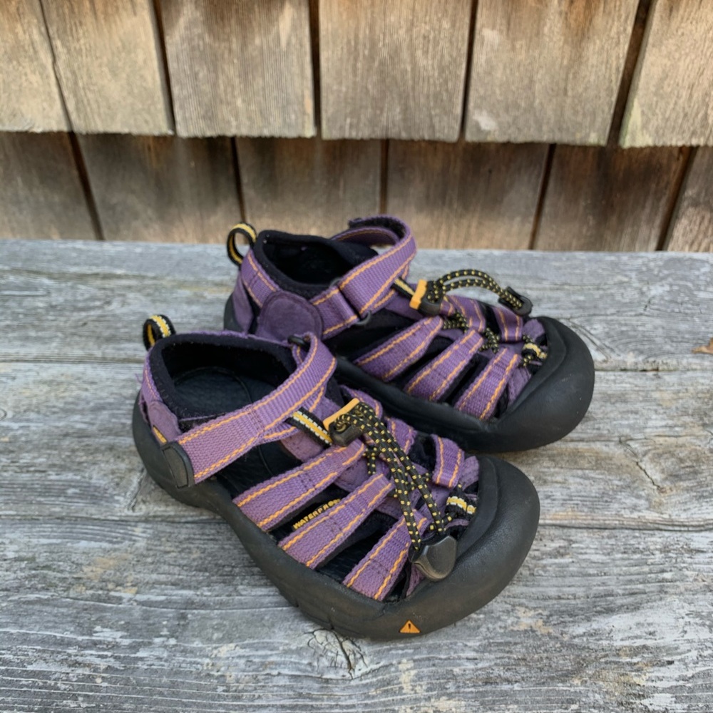 Purple Keen Newport Sandals - size 9
